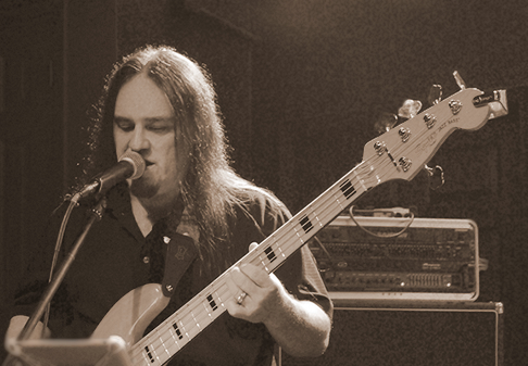 Dave Willems is the bassplayer for Liquid Kitty